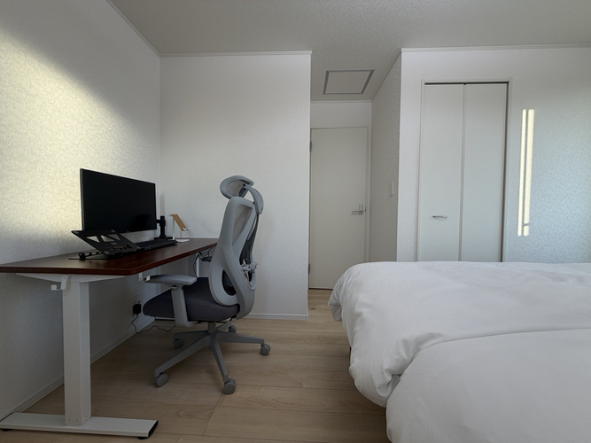 ワークスペース付き寝室