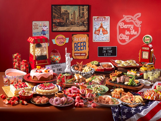 Berry in the City ～ニューヨークの街角気分を愉しむストロベリースイーツ&ディナービュッフェ～