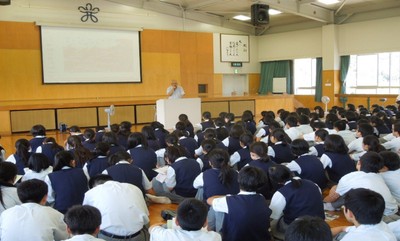 平成27年(2015年)の福山空襲道徳授業の様子