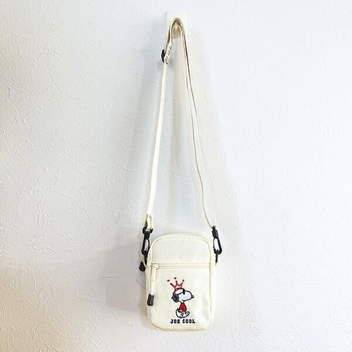 ジョー・クールのショルダーバッグ