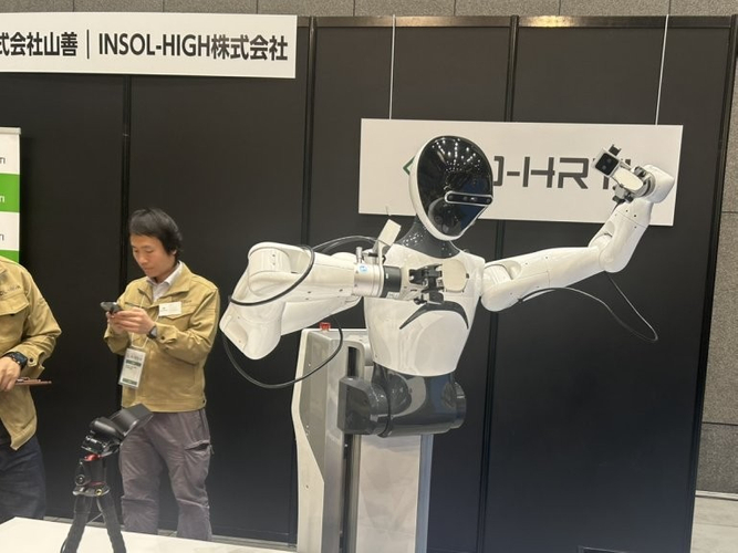 「J-HRTI」ロボット（株式会社山善／INSOL-HIGH株式会社）