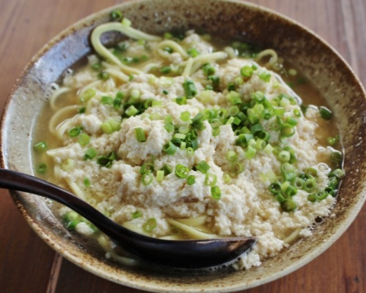 沖縄そば：ゆし豆腐