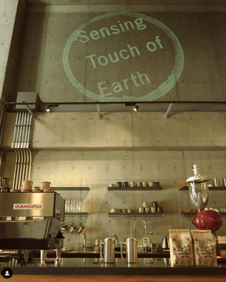 1Fカフェsensing_touch_of_earth