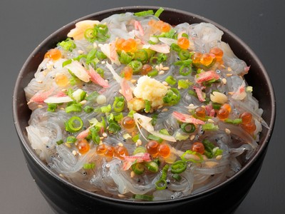 生しらす漁師丼