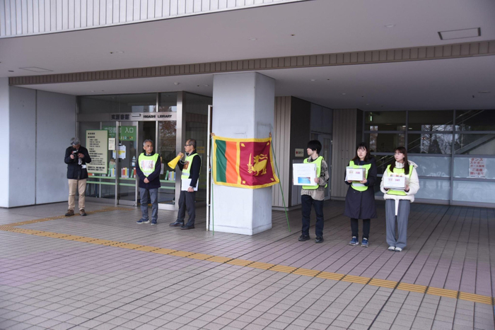 街頭募金の様子