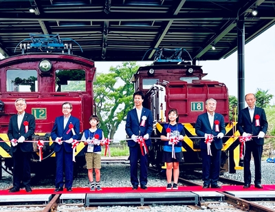 2023年7月8日(土)世界文化遺産登録8周年記念 万田坑炭鉱電車一般公開記念式典(中央:浅田 敏彦 荒尾市長、左から2人目:淡輪 敏 三井化学会長)