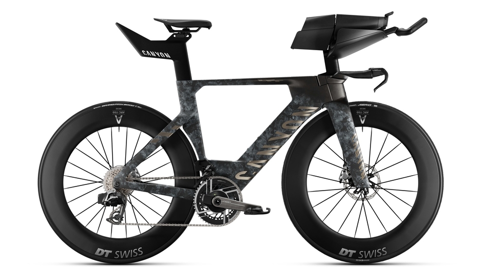 スピードマックス CFR AXS （スラムレッドAXS完成車）1,830,000円（税込）  平均重量8.48kg　特別カラー（アップチャージ85,000円）：ヘニゼ
