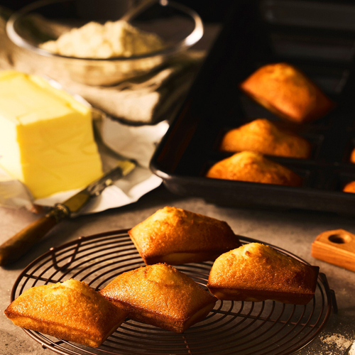 焼きたてフィナンシェ
