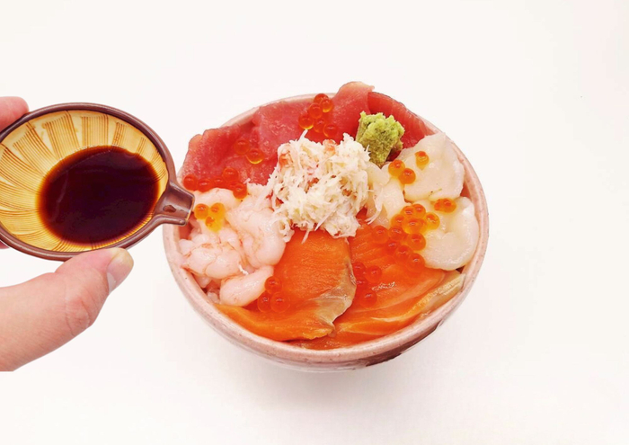 最優秀賞かにつゆの6種丼 ～蟹醤油で堪能～