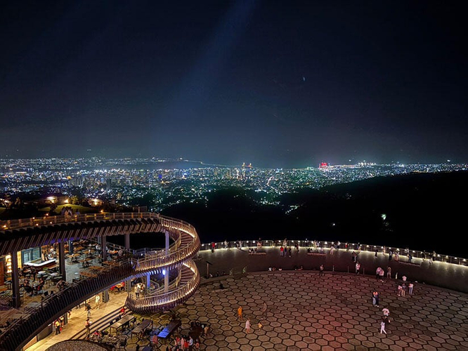 セブ島で有名な「TOPS」という展望台。夜景が特にきれいで、観光スポットになっています