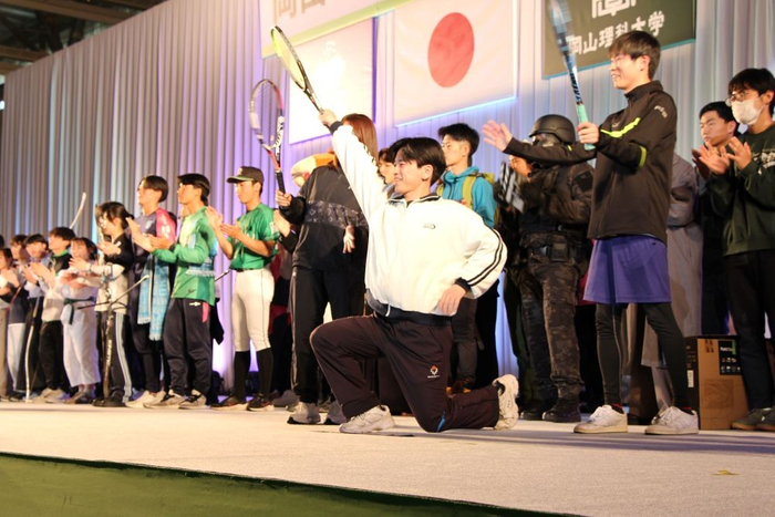 元気いっぱいに盛り上げた各サークル・団体のメンバー