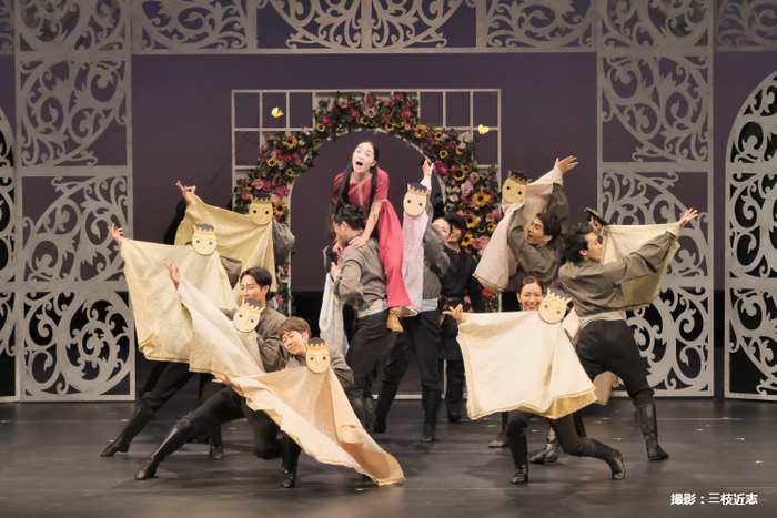 ダンス&times;人形劇「エリサと白鳥の王子たち」（2018年公演より） 撮影︓三枝近志