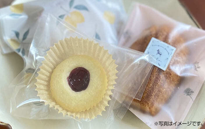 Fikaさん「紅白フィナンシェ」