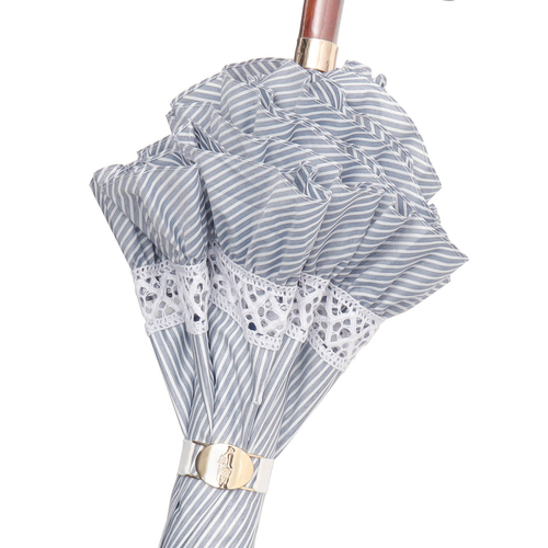 ストライプフリルにトーションレースがポイント