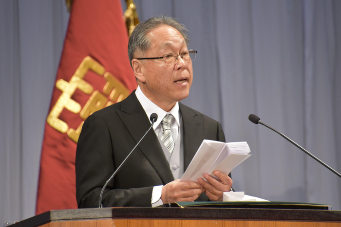 告辞を述べる野口学長