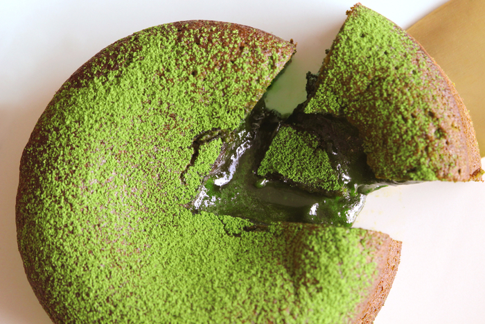 中から溢れ出る抹茶生チョコ