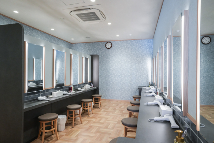 女性脱衣所パウダールーム