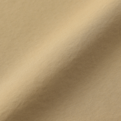 高い機能性とハリ感のあるタフタ生地