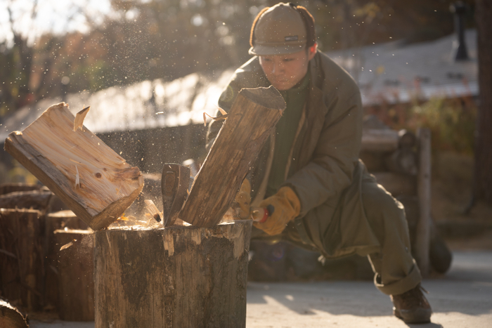 フリーアクティビティ薪割り