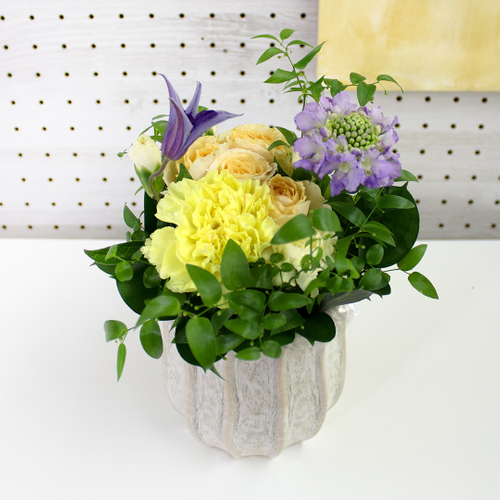 アレンジメントー優ー　S 【サイズ】H23／&phi;14㎝ 　5,500 円（税込）