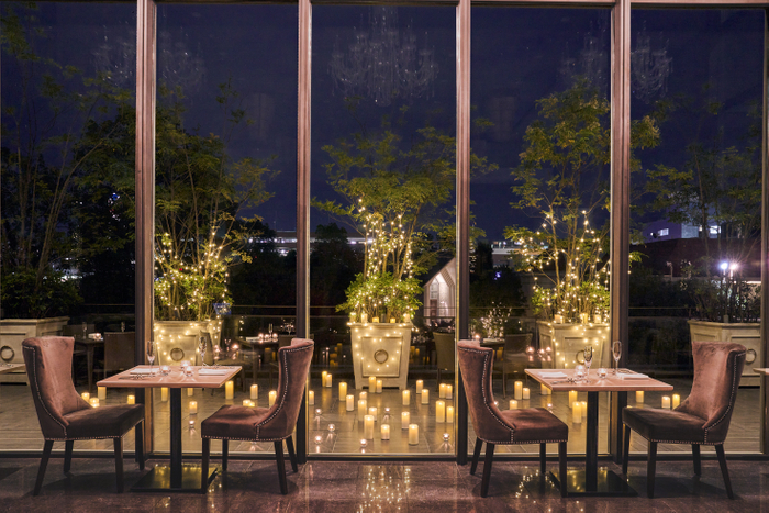 レストラン窓際席イメージ