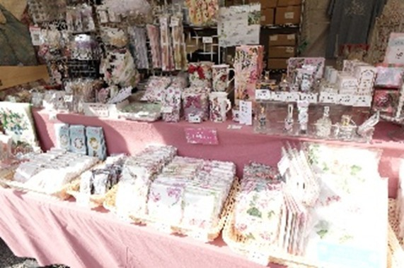 「ローズガーデンマーケット」（昨年の様子）