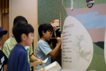 グローブライド、子どもたちの環境保全意識を育む 「ジオキャンプwith生きもの展示室」を八王子市で開催