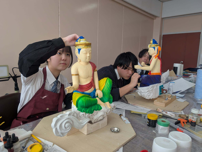 誠恵高校の生徒が彩色した雲中供養菩薩