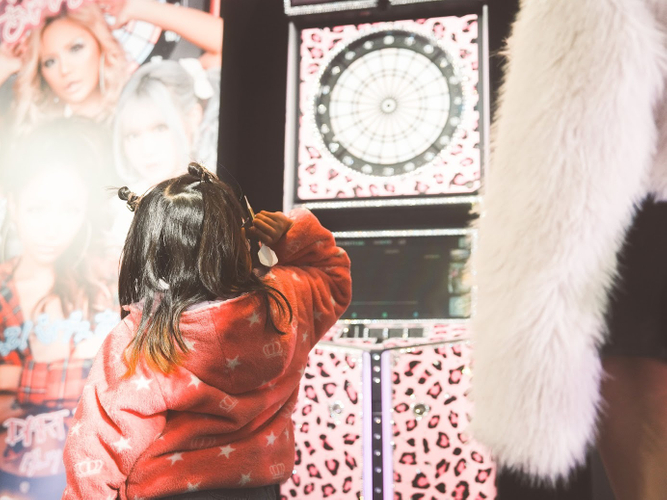 ダーツ体験会の様子(1)