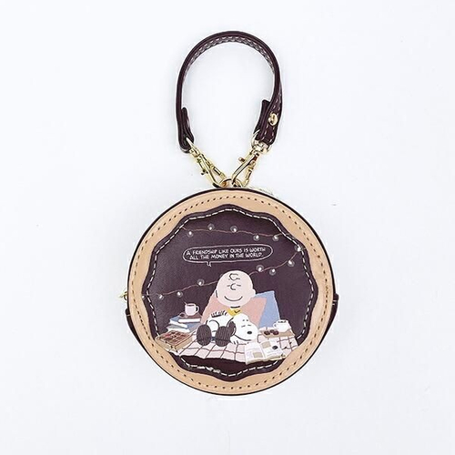 スヌーピーのスイーツがモチーフのポーチ