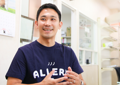 株式会社 薬zaiko/足立いつき薬局 代表取締役・薬剤師 海老沼 徹 氏。「ひとつでも多くの打席に立ち、チャンスをつかむ可能性を増やす」がモットー