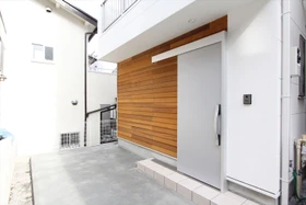 18坪の狭小住宅に雲梯やボルダリング！遊び心と家事ラクを両立した、光と風が抜ける家が完成