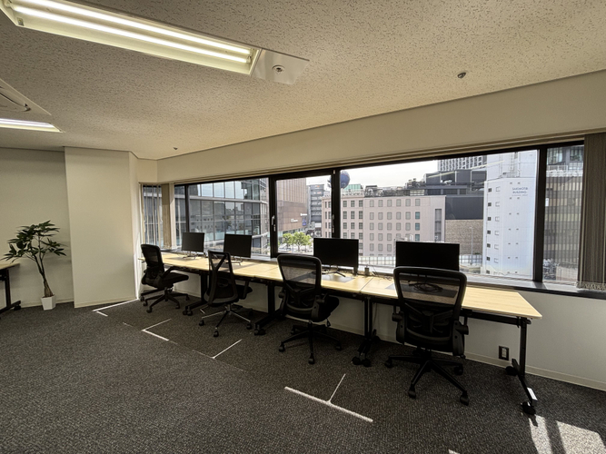 執務スペース窓際