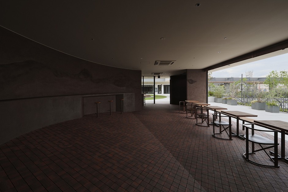 Architect: ANONIMAL design community / STUDIO MOUN　Construction: Matsuya Seisakusho Ltd.　Lighting Design: Yu light　Furniture Styling: Acht　Photo: Kouichi Torimura
