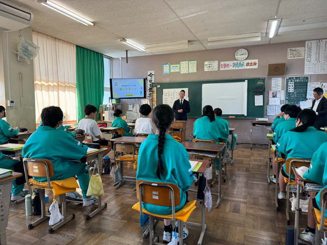沼津市立今沢中学校での職業講話の様子