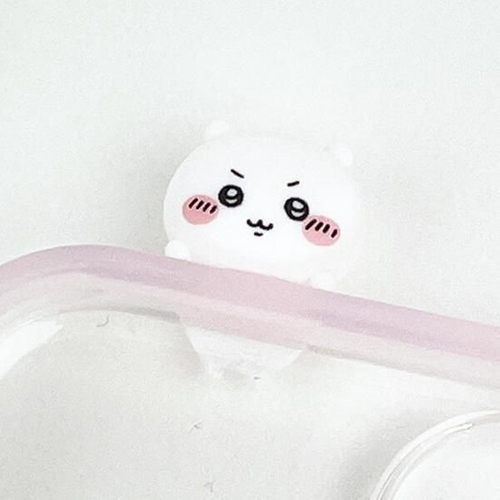 ちいかわのシンプルなスマホ用品