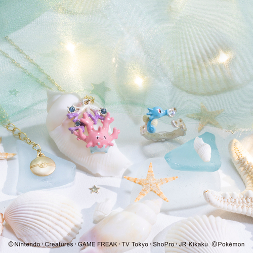 サニーゴネックレス　&yen;4,180／タッツーリング　&yen;3,960