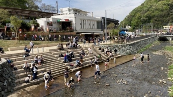 (写真:八王子市まちなみ整備部公園課撮影)