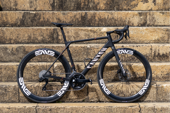 アルティメットCFR ENVE SES 4.5 完成車 ￥899,000（税込）