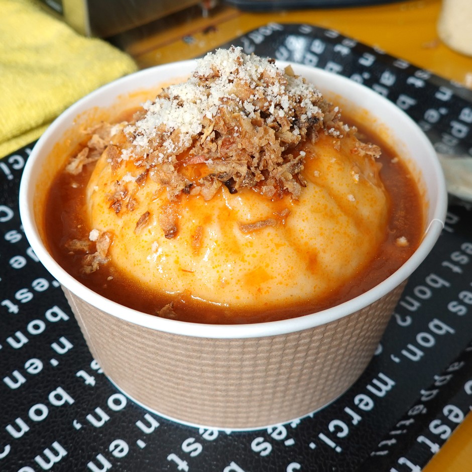 噂の中華まん工房「洋風スープ肉まん」