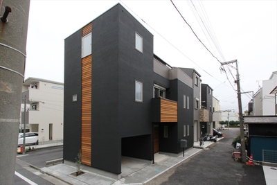 【江戸川区｜敷地20坪】吹き抜けのある3階建てW断熱住宅