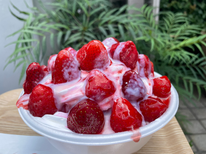 スペシャル苺かき氷　1,900円