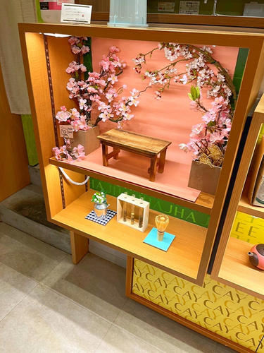 春仕様の店内(2)