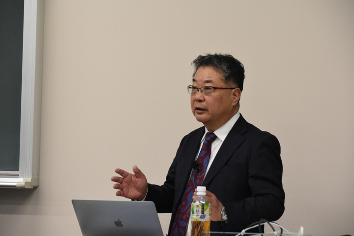 研究への強い気持ちを語る森和俊特任教授