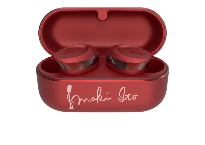 伊東 真紀刻印入りイヤホン