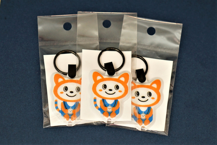 プレゼント商品の「そうにゃんLEDライト（懐中時計デザイン）」