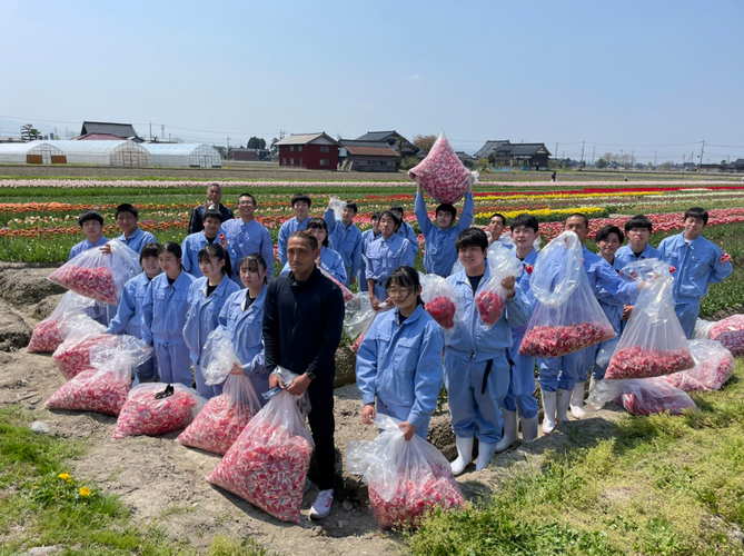 地元農業高校生とカターレ富山現役Jリーグ選手が参加し実施