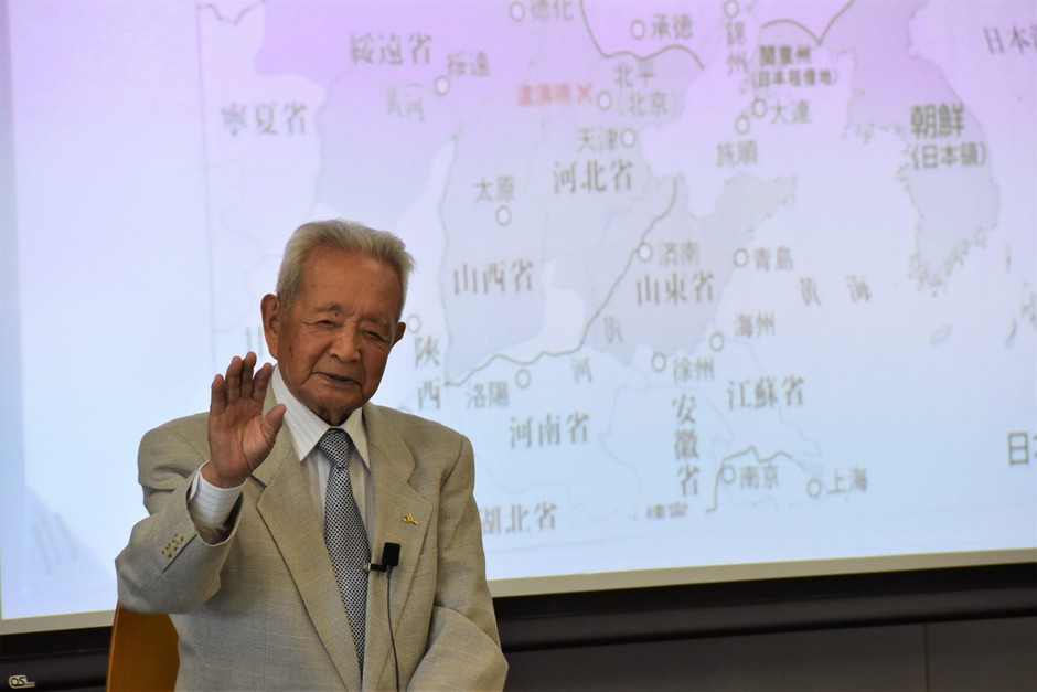 特別授業で講演した橋本さん
