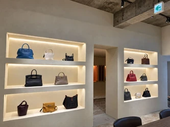 銀座のエルメス専門店「H3 VINTAGE」、10月1日より7つの革を揃えた店頭企画を開始