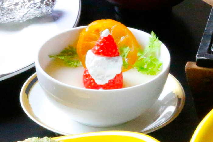 サンタをイメージした遊び心も